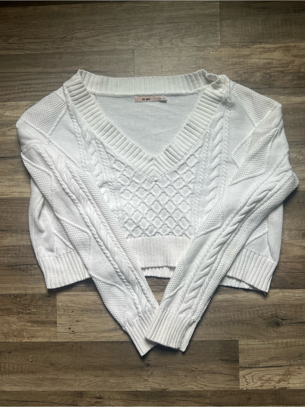 White V-Neck Cable Knit Sweater Cropped 💯 cotton!